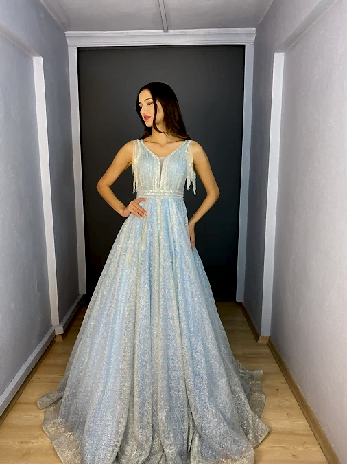Bebe Mavisi V Yaka Sim Boncuk Detaylı Nişanlık 