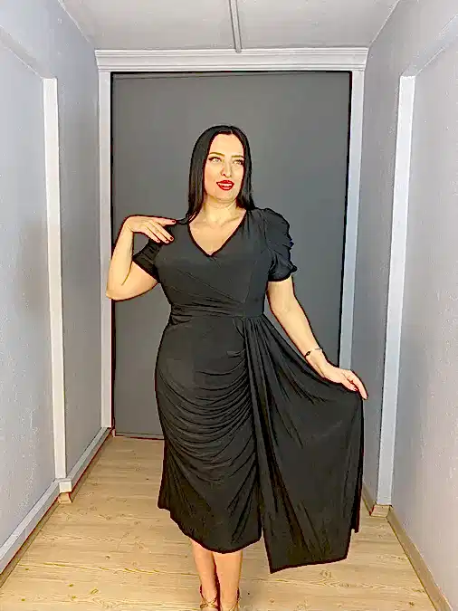 Siyah Yarım Kollu V Yaka Esnek Doku Kısa Abiye Elbise