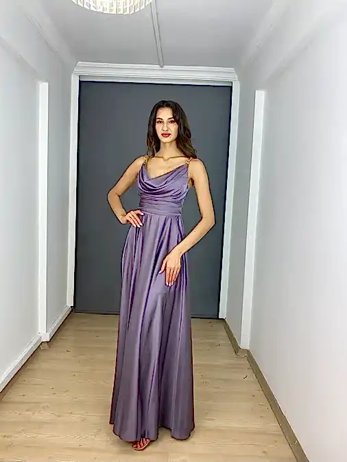 Lavanta Saten A Kesim Degaje Yaka Zincir Askılı Uzun Abiye Elbise