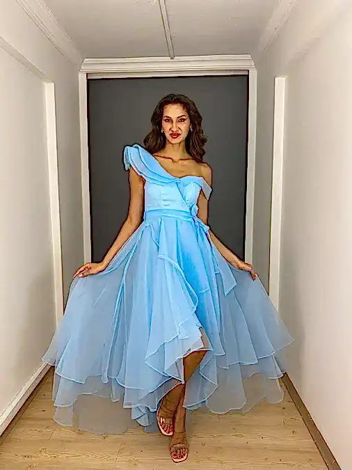 Bebe Mavisi Tül Tek Omuz Yaka Detaylı Ucuş Ucuş Abiye Elbise