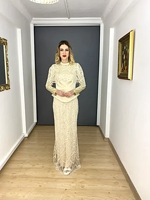 Bej Tesettür Dik Yaka İşlemeli Saten Korsajlı Abiye Elbise