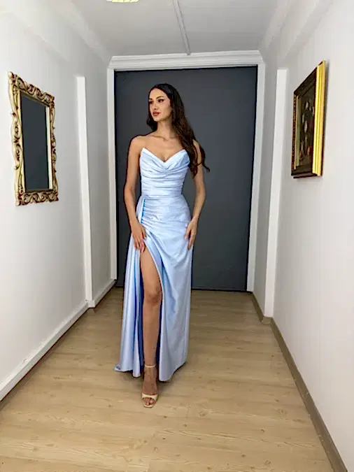 Bebe Mavisi Saten Straplez Ön Drapeli Yırtmaçlı Uzun Abiye Elbise