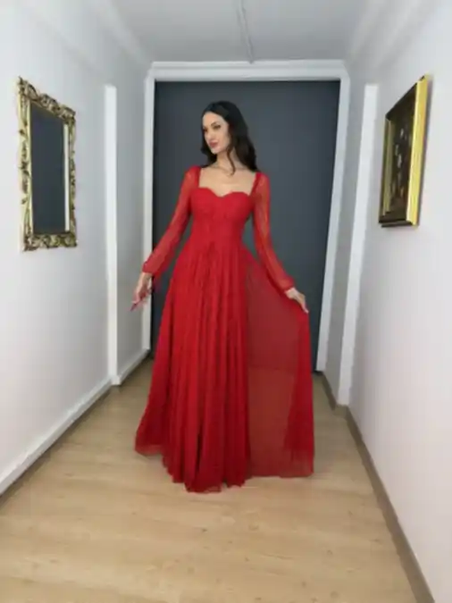 Kırmızı Uzun Kollu Dantel Kare Yaka Yırtmaçlı Uzun Abiye Elbise
