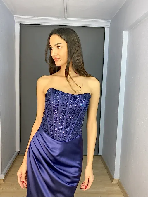 Lacivert Straplez Saten Üst Pul Boncuk Detaylı Uzun Abiye Elbise