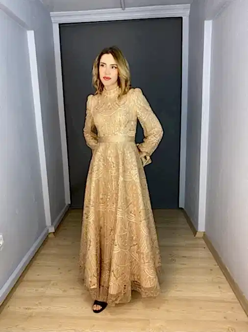 Gold Tesettür Balon Kol Kemer Kol Saten Detaylı Yoğun İşli Abiye Elbise
