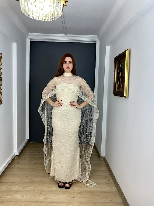Bej Büyük Beden Straplez Boncuk İşlemeli Pelerin Detaylı Uzun Abiye Elbise