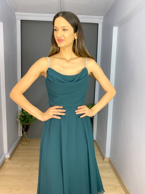 Zümrüt Kısa Şifon Sırtı Bağlamalı Abiye Elbise