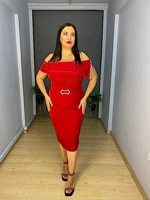 Kırmızı Büyük Beden  Madonna Yaka Esnek Kumaş Kısa Abiye Elbise
