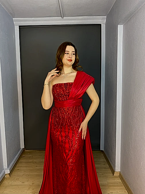 Kırmızı Büyük Beden Tek Omuz İşlemeli Tasarım Abiye Elbise