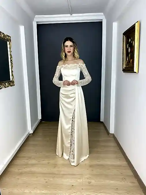 Bej Saten Kayık Yaka Dantel Uzun Kollu Uzun Abiye Elbise