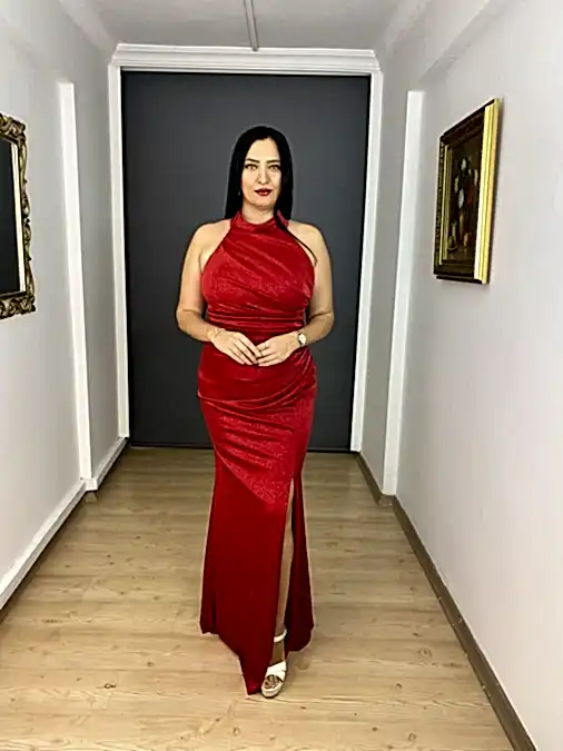 Kırmızı Büyük Beden Dik Yaka  Likralı Simli Uzun Abiye Elbise