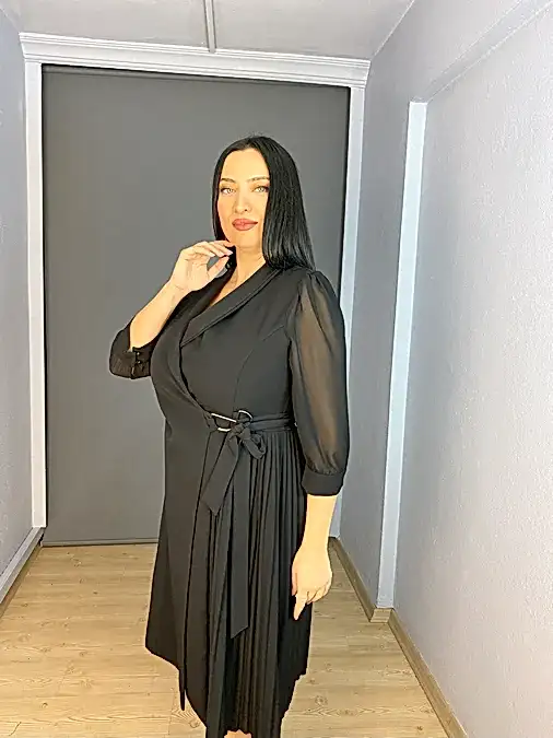 Siyah Büyük Beden Truvakar Kollu Kruvaze Bağlamalı Kısa Abiye Elbise