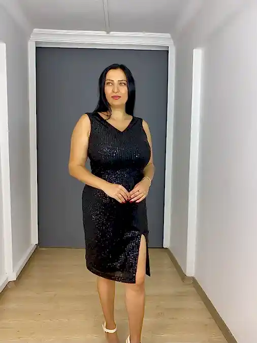 Lacivert Büyük Beden Payet Likralı V Yaka Kısa Abiye Elbise