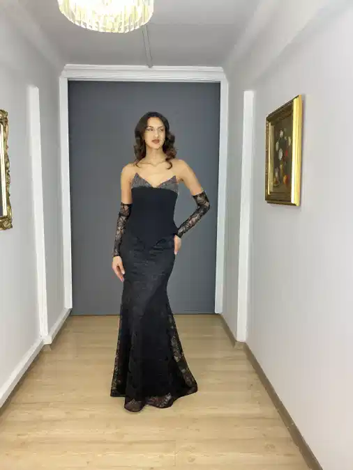 Siyah Dantel Straplez Korsajlı Balık Sırtı Bağlamalı Uzun Abiye Elbise