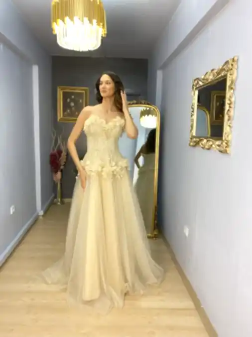 Şanpanya Straplez Üst İşli Çicek Detaylı Tül Uzun Abiye Elbise