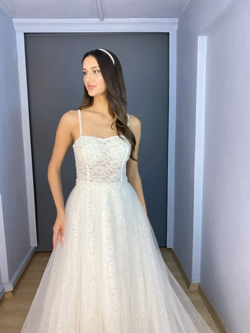 Beyaz Helen Askılı  İnci İşli Dantel Kuyruklu Gelinlik