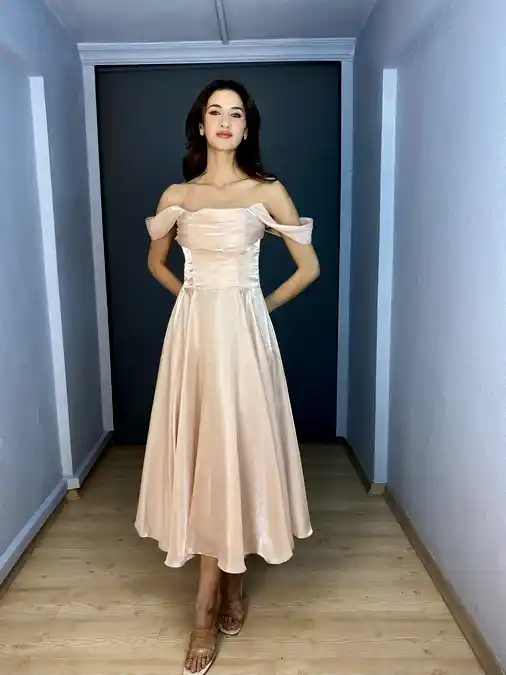 Pudra  Madonna Yaka Kloş Organze Midi Abiye Elbise
