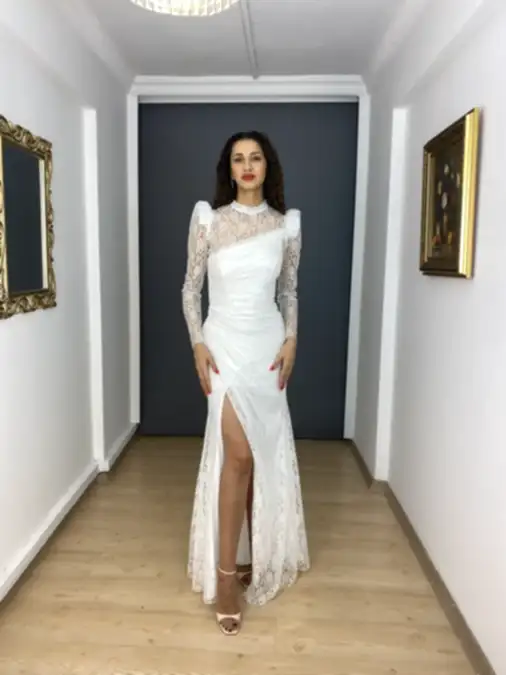 Beyaz Dantel Uzun Kollu Yırtmaçlı İki Farklı Modelde Kullanıma Uygun Uzun Abiye Elbise