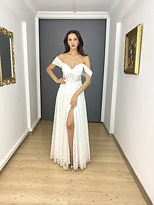 Kırmızı Kayık Yaka Dantel  Bel Transparan Yırtmaçlı Uzun Abiye Elbise 
