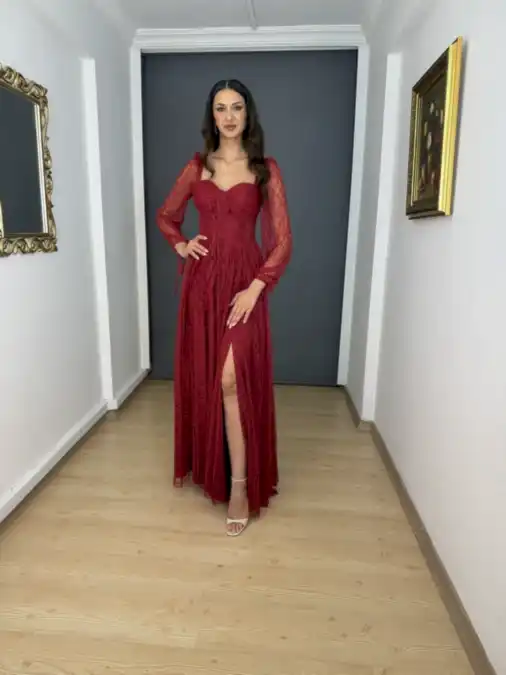 Bordo Uzun Kollu Dantel Kare Yaka Yırtmaçlı Uzun Abiye Elbise