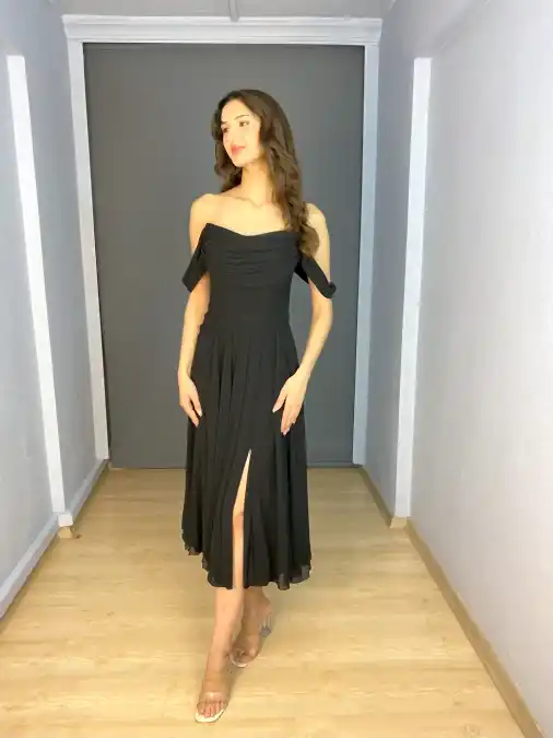 Siyah Yaka Drapeli Etek Pileli Sırtı Bağlamalı Şifon Midi Abiye Elbise