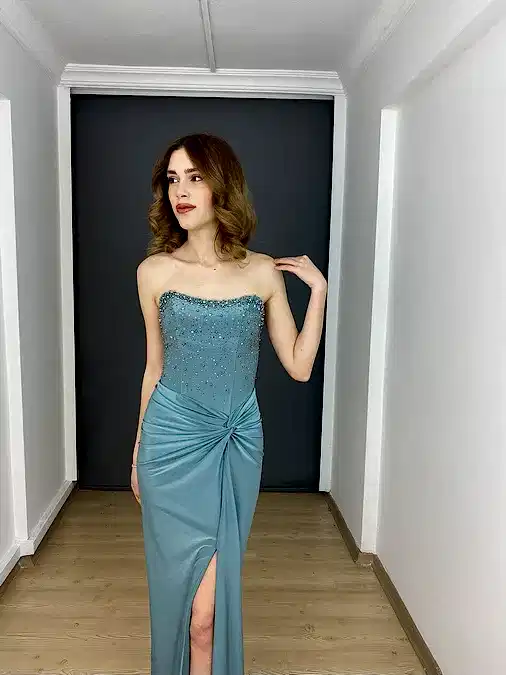 Mint Straplez Yırtmaçlı Üst İnci Detaylı Esnek Uzun Abiye Elbise