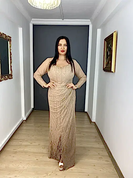Latte Büyük Beden Uzun Kollu Dantel Yırtmaçlı Uzun Abiye Elbise